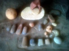 Colección de objetos prehistóricos encontrados en Cabra