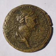 Anverso de moneda romana encontrada en el camino del Buitre