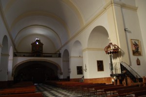 Nave central, púlpito y coro alto. Fuente: propia.